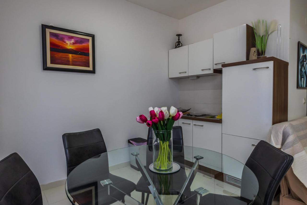 Apartmani Antoneta Kaštela Exterior foto